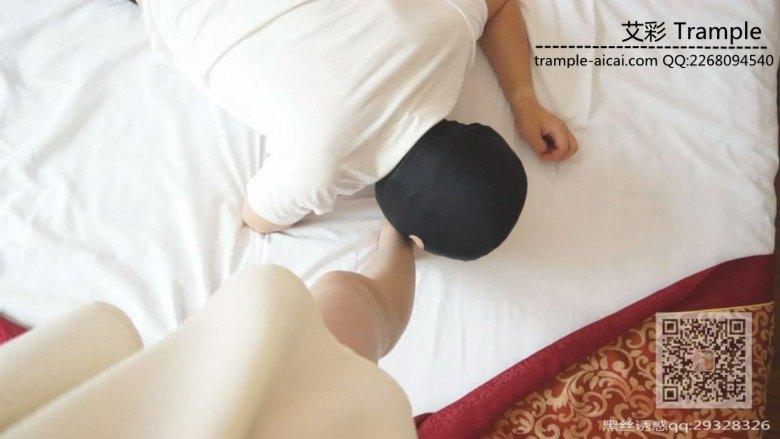 琪琪女主室外调教玩耍