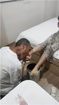 【芝芝女王】舔圣水/爱舔脚的老狗 JS250427-6