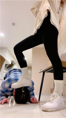 【甜味药丸】白袜瑜伽裤-口枷塞嘴/踩狗头狗爪/舔脏鞋底