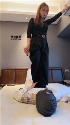 【肉肉sama】骑马狗爬-白袜脚踩-腿绞坐脸 JS250325-17