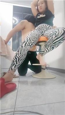 【李老师】骑马胯下辱-高跟踩踏【双视角版】JS250310-8