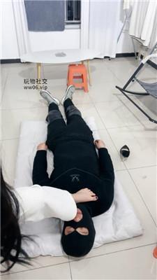 【大小姐】甘愿做姐妹花的脚下奴 JS250219-10