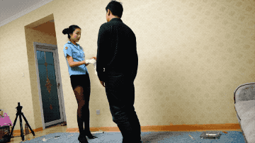 南一警察羞辱耳光