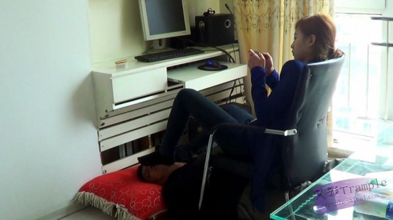 黑冰女王黑色棉袜脚踏人面脚垫