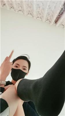 【皮皮】长靴捂了一天的黑棉袜虐男友 bf49609