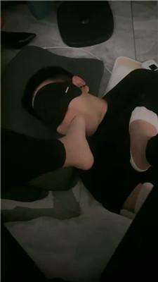 【桃之妖妖】白船袜玉足脚下喂食 JS250328-21