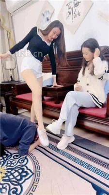 【倪梵】色狼猥琐素人学妹被虐成狗