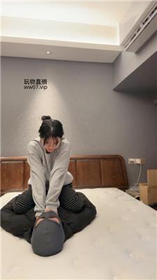 【猴歌】坐脸窒息-白袜跳踩 JS250225-14