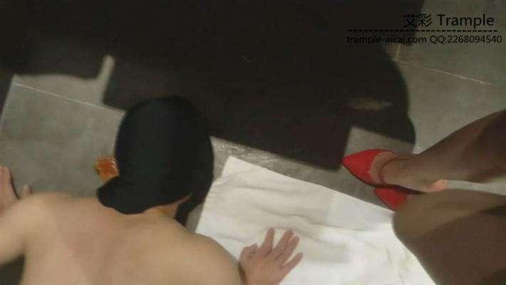 城市温泉美女技师的初次调教