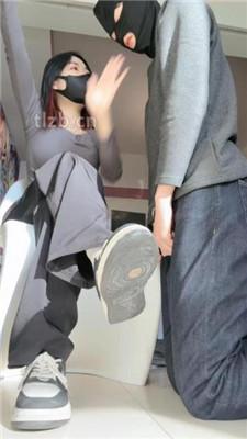 【朱砂痣】骑马/喝圣水/全体重踩踏/强制闻鞋/白袜脚插嘴/恋足舔