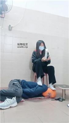 【奇了怪了】白袜脚踩踢踹虐打 JS250104-9