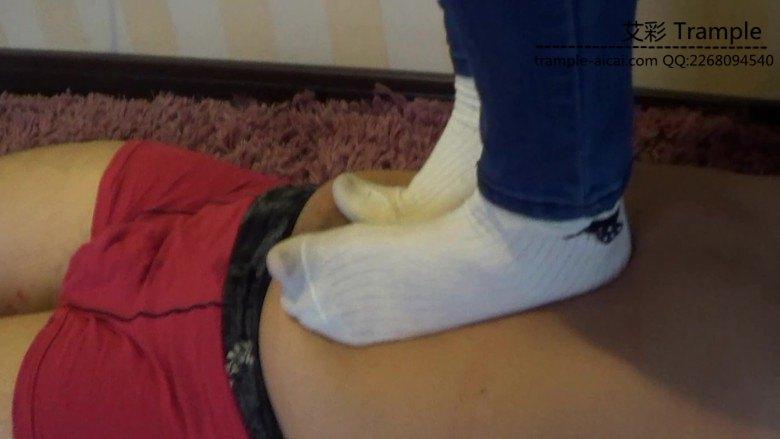 黑冰汗臭运动鞋棉袜崇拜踩踏站脸
