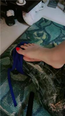 【叶子天津】木乃伊囚禁-长靴全体重踩踏-喝圣水口水