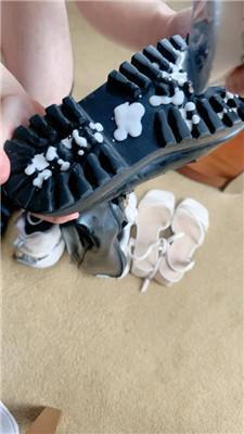 【黑兔】狗舌清理多双脏鞋 JS250516-12