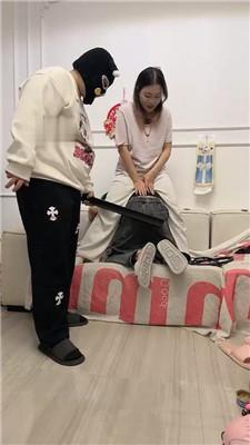 【Qi7】情侣主暴力虐打绿帽奴 JS250403-19