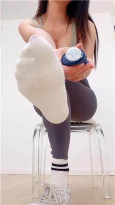 【伊柔】瑜伽裤坐脸运动鞋脏棉袜碾压    250523-23