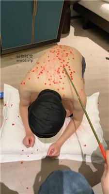 【白兔】竹子虐打强制滴蜡 JS250119-4