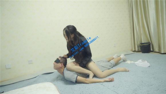 希雨暴虐偷闻丝袜的贱狗