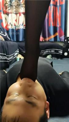 【丝温】跪舔铆钉高跟黑丝/臭脚喂食/骑马转胯踩踏