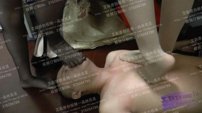 馨雨柳柳-丝袜美足践踏淫贱老师