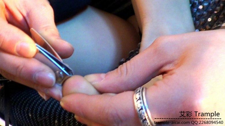 黑冰踩着脸喂脚趾甲 舔靴底