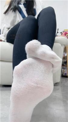 【酥麻麻】瑜伽裤白袜裸足    250219-19