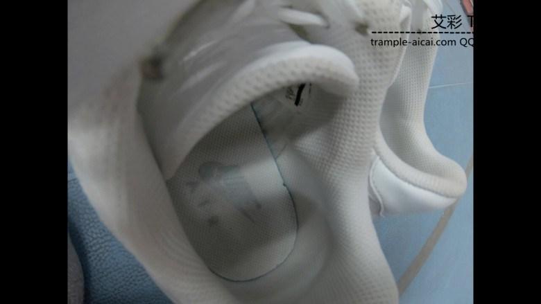 偷拍舔篮球妹臭袜