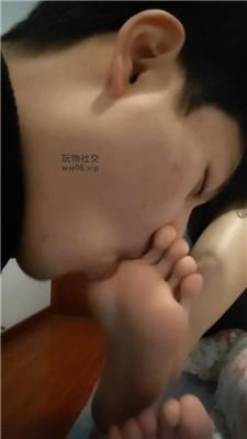 【阿漾】沉浸式闻舔超臭白棉袜 JS250111-42