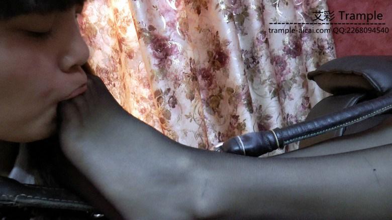 【松岛女神】黑丝裸足羞辱女奴