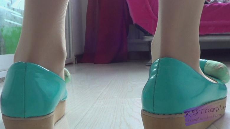 第一人称视角 丝足羞辱