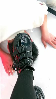 【刘二狗】KTV-高跟+亮皮鞋狗舌清理/碾压踩 JS250118-15