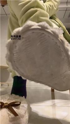 【萱萱子】两只脚炸    250409-29