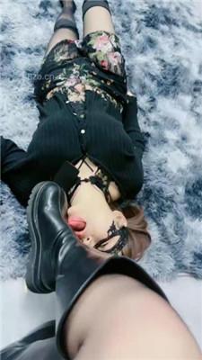 【北京嘟嘟】刑具暴力鞭打/舔长靴黑丝/碾压踩