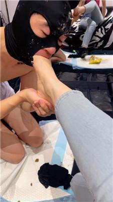 【倪小主】高跟玉足踩踏喂食 JS250506-12