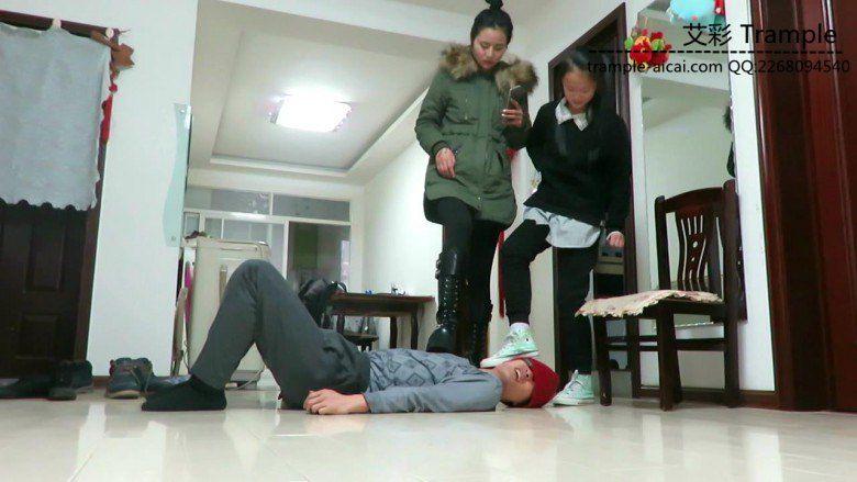 侑主！媛媛！出演收服嚣张的班主任（终）骑乘踩脸！