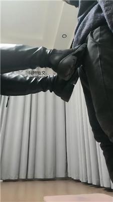 【拽拽】骑马虐乳-狗舌清理脏长靴 JS250217-13