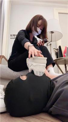 【siu姐姐】运动鞋脏臭棉袜碾压踩 bf50642