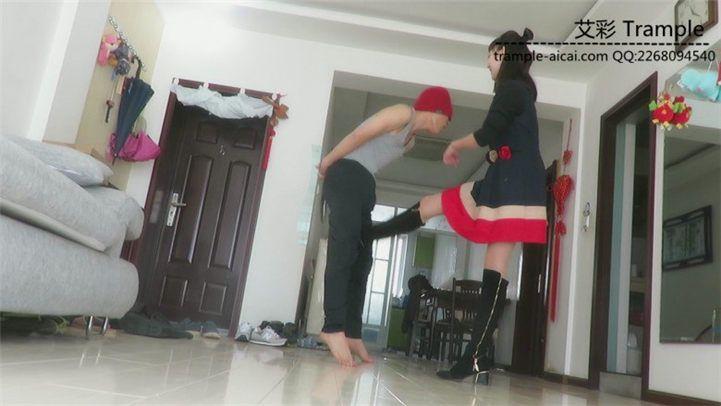 00后天使女主双长靴虐待家奴！