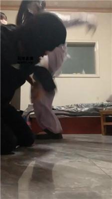 【女生也能很暴力】超多学生小妹-暴力虐打老师 JS250419-13