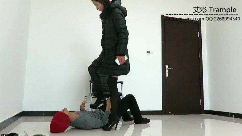 媛媛女主剧情！高跟爆踹要开除我的经理！