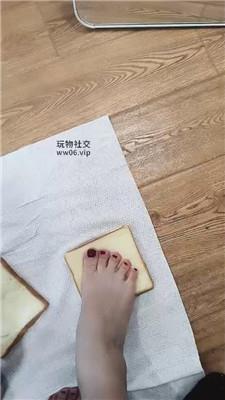 【喵喵大王】黑丝脚踩虐/坐脸窒息/踩踏喂食【完整版】JS250123-31