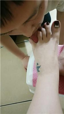 【珍惜女王】玉足狂舔-伺候沐足 JS250415-19