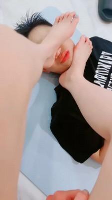 【调教视频】【Rina】迷恋臭脚丫子的狗奴