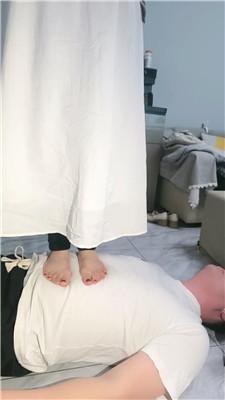 【诗琪】高跟玉足胯下辱骚奴 bf51108