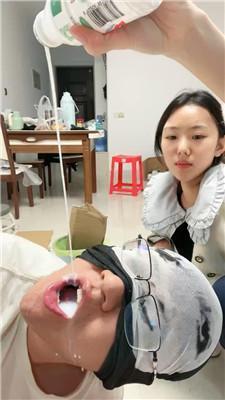 【锅盖子】强迫喂食呕吐物 JS250106-16