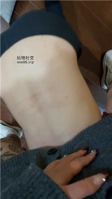 【小凤梨】纹身精神小妹的脚就是臭 JS250319-14