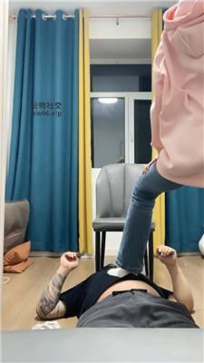 【拉面】超脏运动鞋白袜踩踏气味辱 bf51541