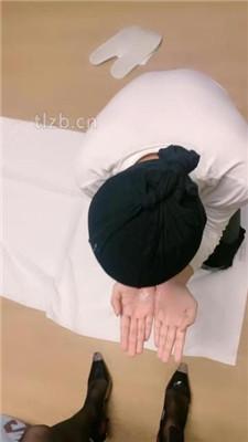 【宁伊】抽耳光/闻香水/清理脏鞋底/高跟黑丝踩/喂圣水