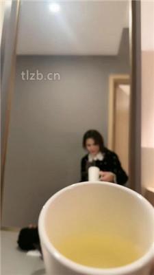 【亚兮】长靴高跟踩地毯/肉丝脚狂舔