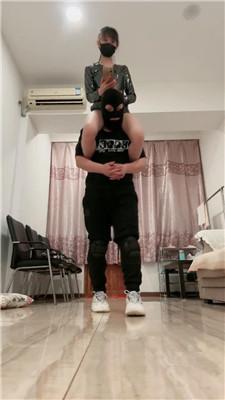 【美娜格格】骑马高跟踩-连环耳光 bf52480